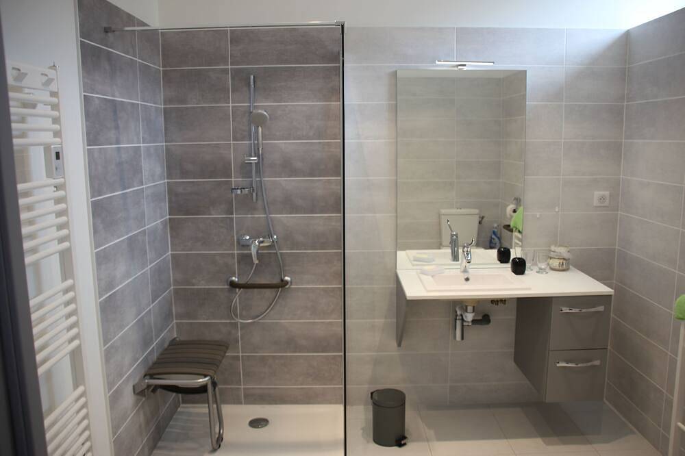 Apartamento entero, Encantadora casa de campo renovada en Larochepot en los Hautes Cotes de Beaune en Borgoña in La Rochepot, Beaune region