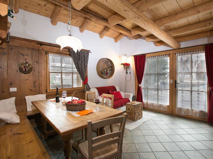 Baita per 6 persone, con sauna e giardino, con animali domestici sulle Dolomiti