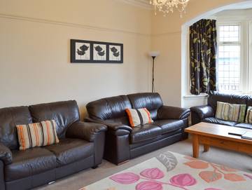 Holiday Rental for 14 People in Filey, North Yorkshire, Photo 2