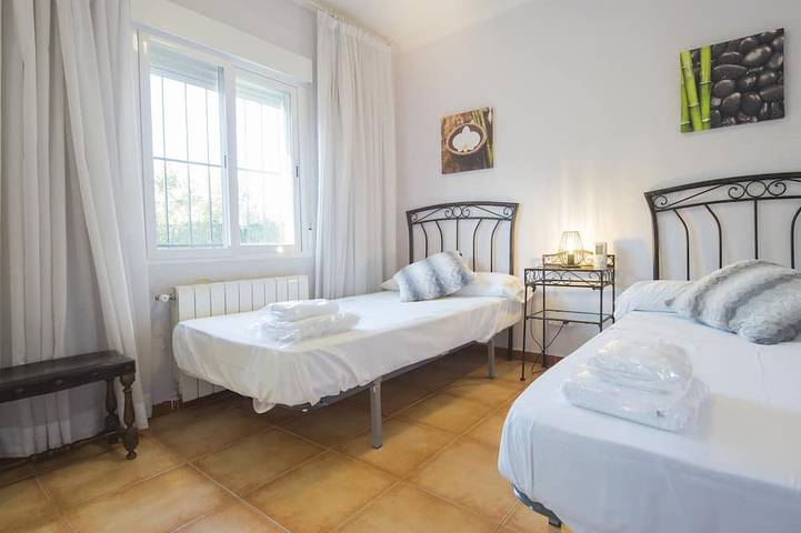 Gîte pour 14 personnes, avec jardin, animaux acceptés à El Viso de San Juan - 4