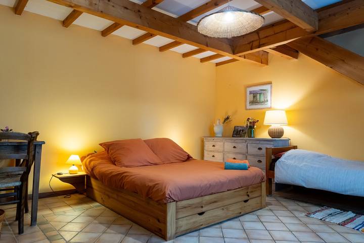 Chambre d’hôte pour 3 personnes, avec Jardin en Provence
