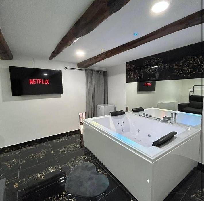 Ferienwohnung für 4 Personen, mit Balkon und Whirlpool, mit Haustier - 1
