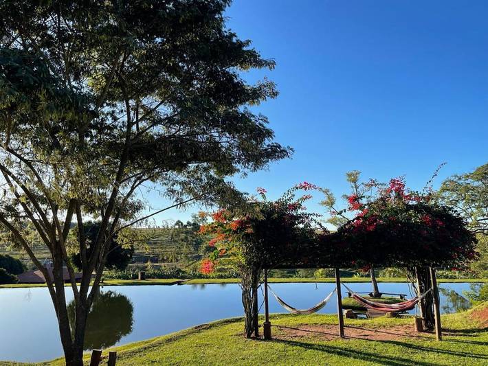Pousadas para 2 pessoas, com piscina e sauna e ainda jardim and vista, com animais de estimação em Brotas