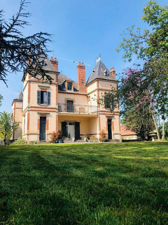 Cottage pour 5 personnes, avec vue et jardin à Neuilly-le-Réal