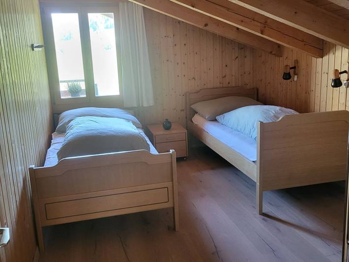 Ganze Ferienwohnung, Ferienwohnung Vorpifal 19, Obersaxen-Affeier - 4 Zimmer Ferienwohnung für max. 6 Pers. im Dg in Obersaxen, Obersaxen-Mundaun