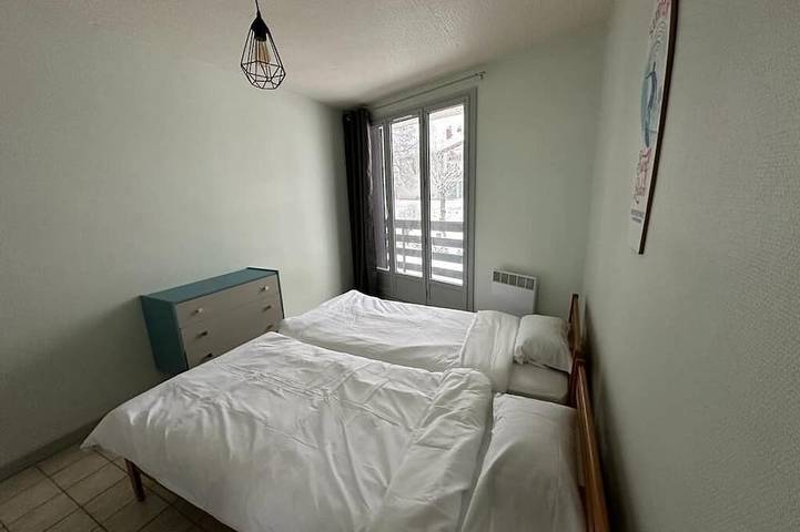 Gîte pour 4 personnes, avec jacuzzi dans Lac des Rousses - 2