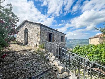 Gîte pour 7 personnes, avec balcon et jardin à Lucinasco