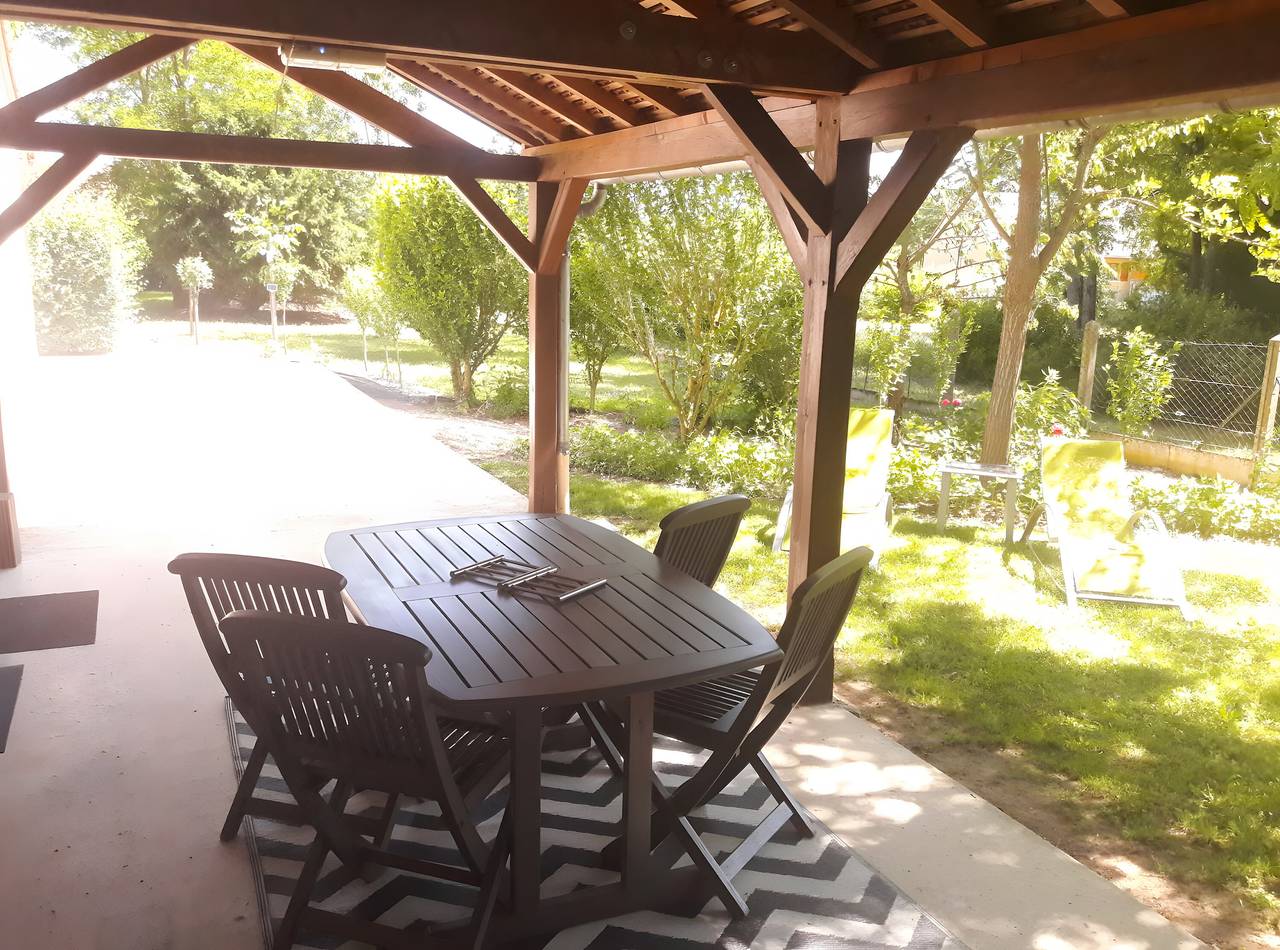 Gite de la chapelle zoo 7 min – quiet, large enclosed park, playground in Noyers-sur-Cher, Romorantin-Lanthenay region