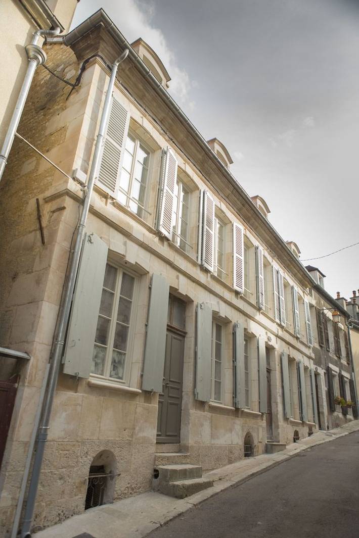 Gîte pour 12 personnes, avec jardin, animaux acceptés