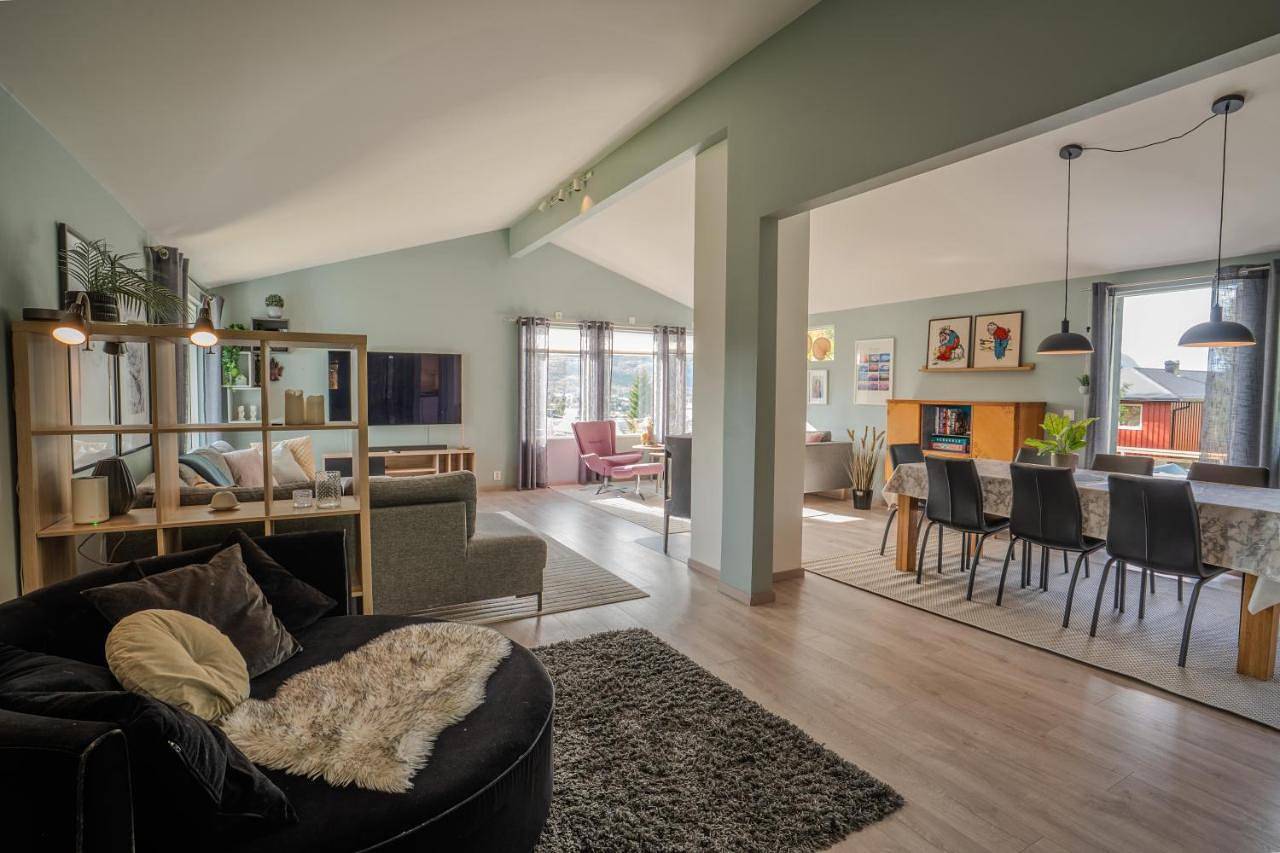 Large modern house, perfect for northern lights hunting in Kvaløya, Tromsø