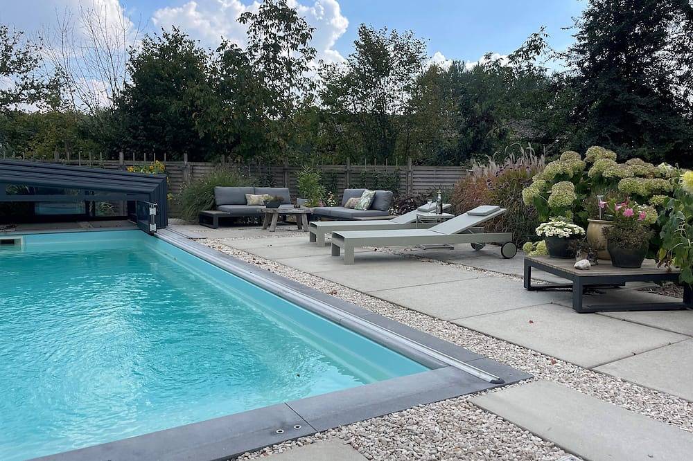 Family villa sleeps 8 / heated pool / dogs allowed / 10' from Pairi Daiza in Hennegau