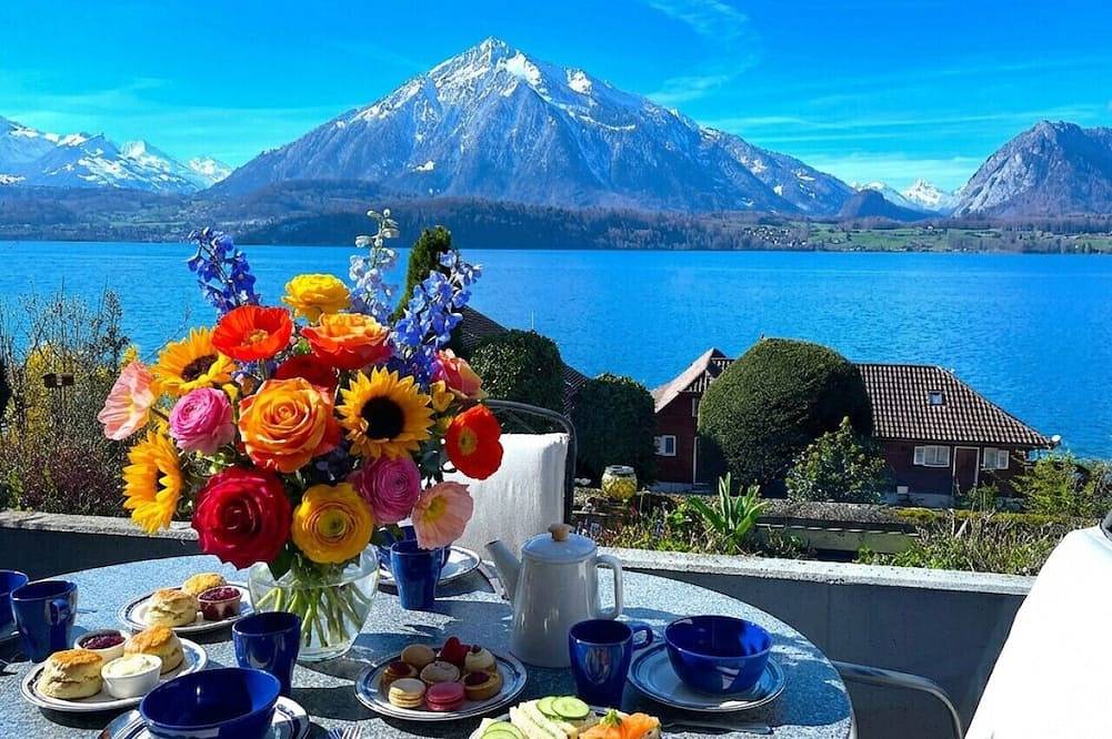 Geheel appartement, Concierge, Lake Thun/Alps Scenic Views by Swisshut in Sigriswil, Meer van Thun