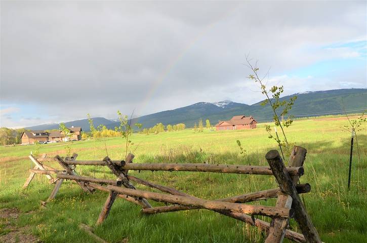 Vacation rental for 14 people, with terrace and yard in Idaho
