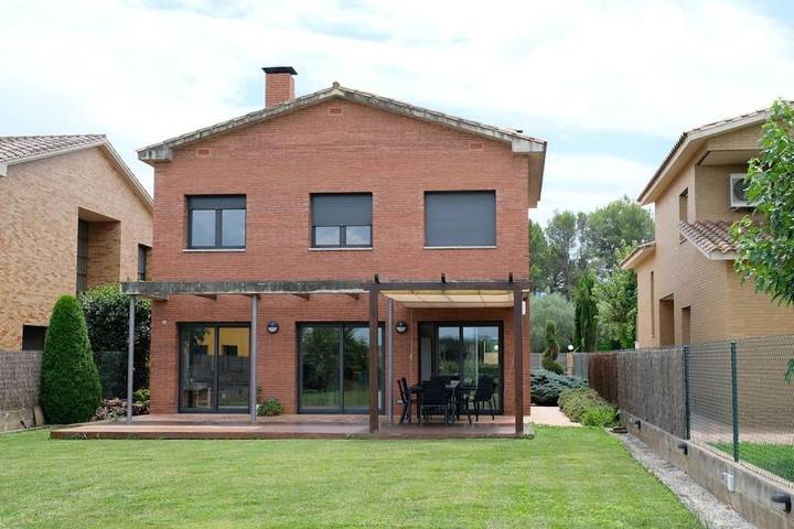 Gîte pour 6 personnes, avec jardin et balcon à Bordils