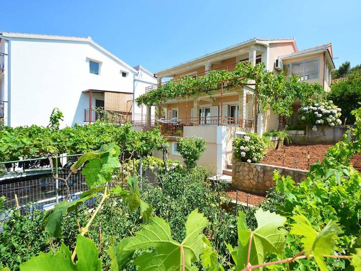 Apartament wakacyjny dla 5 osób, z Taras w Arbanija
