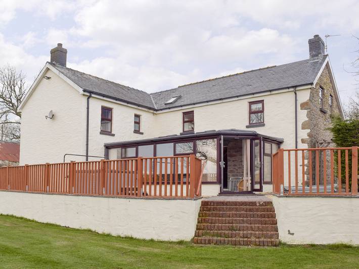 Cottage for 10 people, with garden in Pembrokeshire