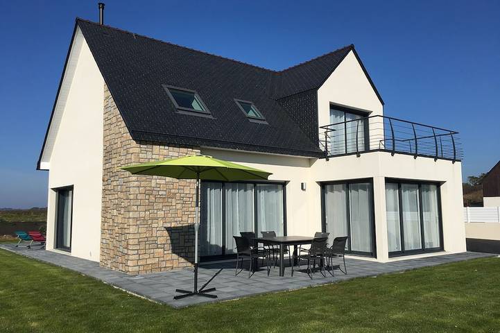 Gîte pour 8 personnes, avec jardin et balcon, animaux acceptés dans Plage Des Blancs Sablons Le Conquet