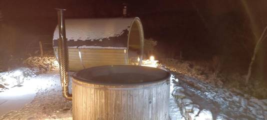 Gîte pour 9 personnes, avec terrasse ainsi que sauna et vue, animaux acceptés dans Lay