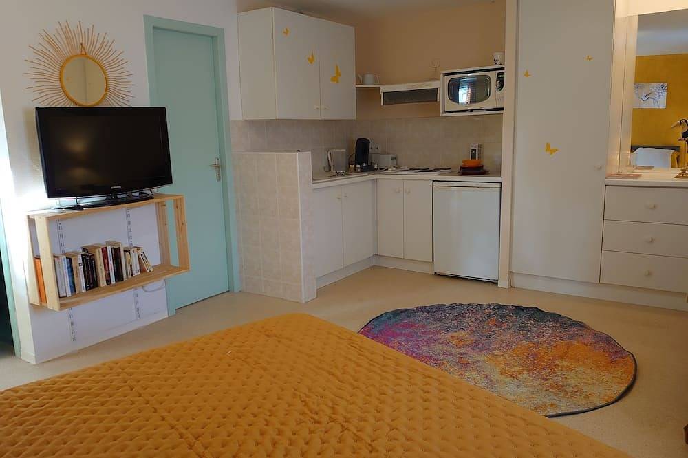Gîte dans le Lot avec piscine couverte privative in Duravel, Quercy