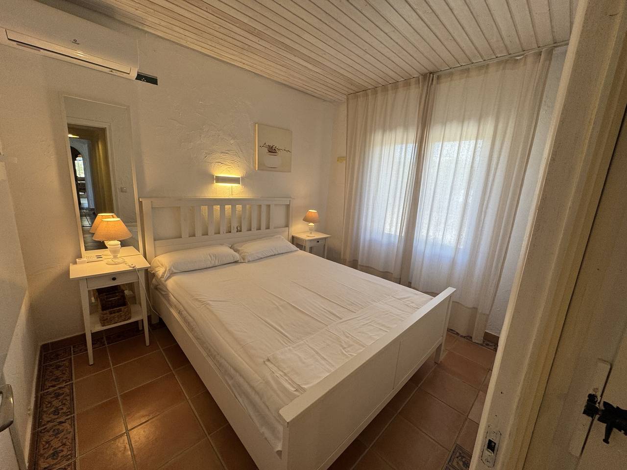 Seafront Apartment in Mas Pinell, 2 Bedrooms in Mas Pinell, Torroella de Montgrí