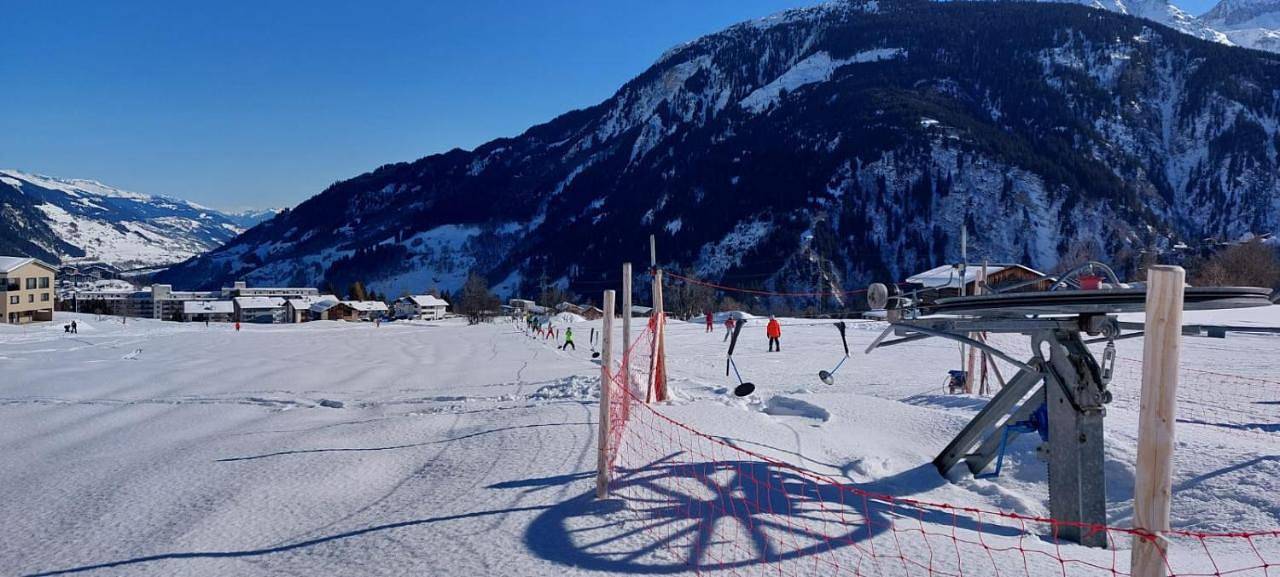 Ganze Wohnung, Stilvolle Wohnung mit traumhaftem Bergblick in Disentis, Surselva