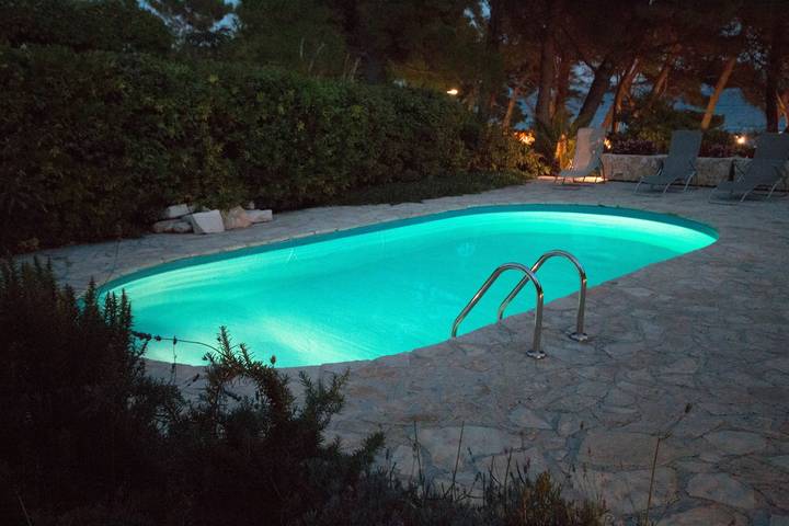 Ferienhaus für 10 Personen, mit Meerblick und Balkon sowie Garten und Pool in Bol
