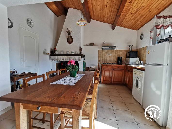 Gîte pour 4 personnes, avec terrasse ainsi que jardin et vue dans l' Hérault - 3
