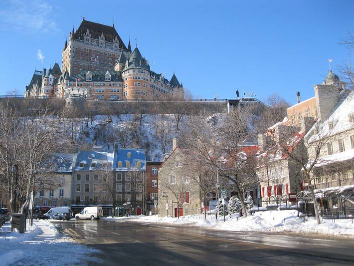Vacation rental for 2 people, with balcony and pool in Quebec City