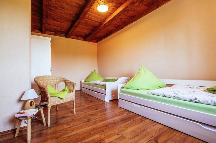 Ferienhaus für 6 Personen, mit Pool und Garten sowie Terrasse in Jasenice - 4