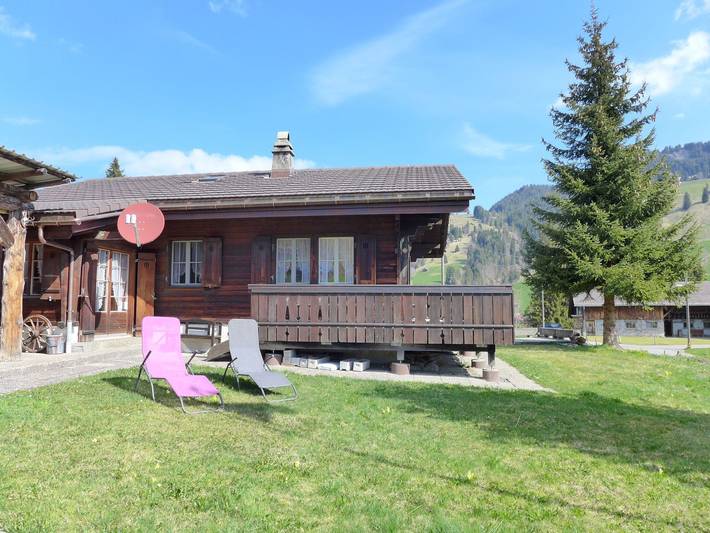 Chalet für 3 Personen, mit Terrasse und Garten sowie Ausblick im Berner Oberland