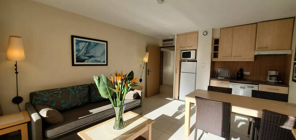 Gîte pour 6 personnes, avec piscine et balcon dans Plage du Port Fréjus - 4