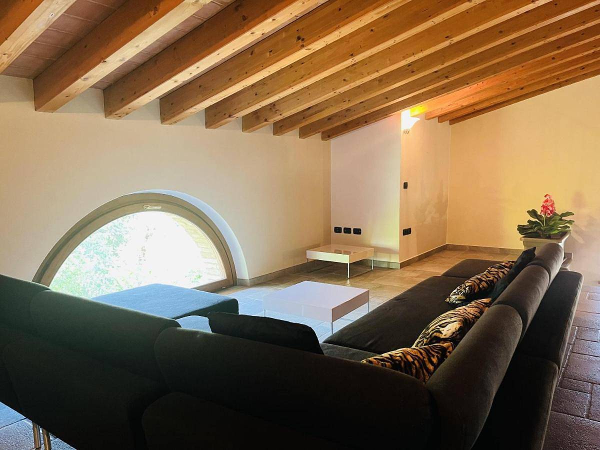Il borgo fra i laghi in Monzambano, Provincia di Mantova
