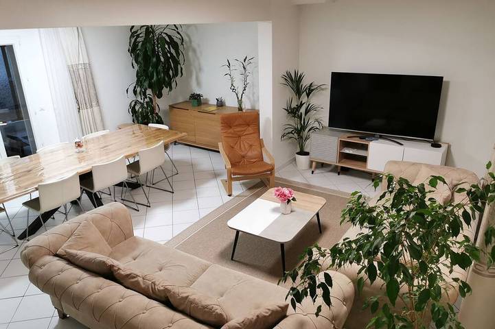 Villa pour 11 personnes, avec terrasse et jardin - 1