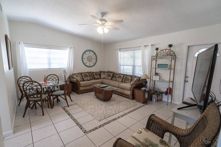 Vacation rental for 6 people, with hot tub and yard in Cocoa Beach