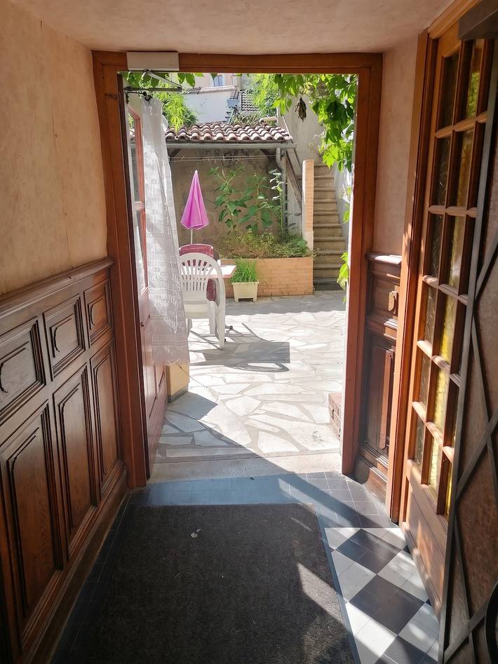 Studio entier, Studio charmant à Néris-les-Bains - 25 m² avec terrasse in Néris-les-Bains, Région de Montluçon