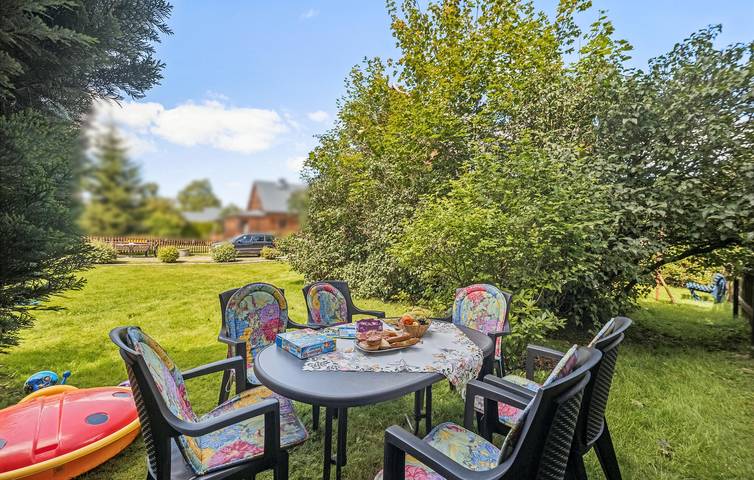 Ganze Ferienwohnung, Gemütliche Wohnung mit Garten und Parkplatz in der Nähe von Moldava in Hermsdorf, Osterzgebirge