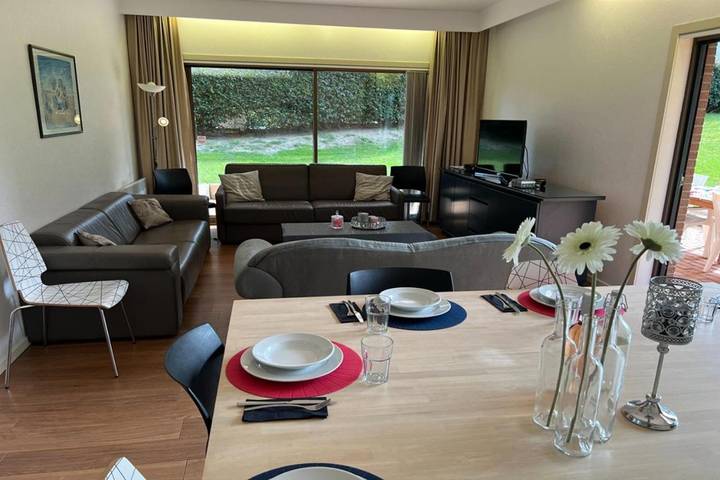 Vakantieappartement voor 10 personen, met Terras in De Panne