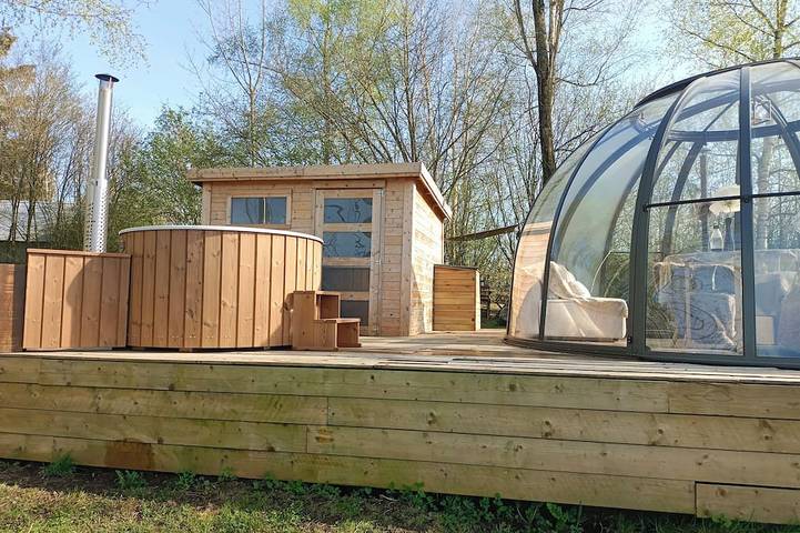 Location de vacances pour 4 personnes, avec jacuzzi et jardin à Étréaupont