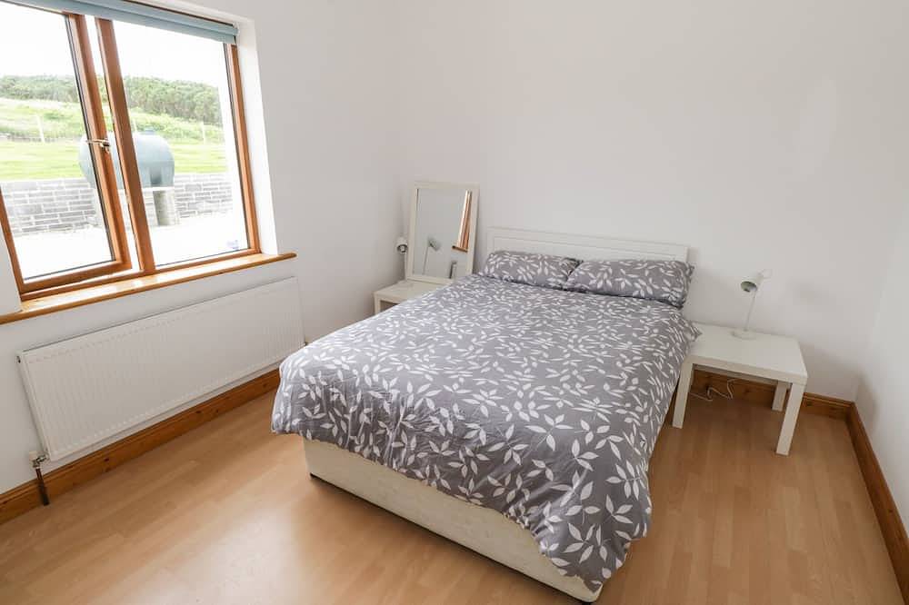 Tallagh Road, pet friendly, with open fire in Belmullet, County Mayo in County Mayo