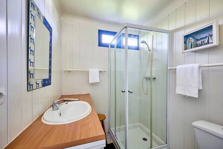 La Chaumière bleue - Maison, plage à 7min à pied in Tracy-sur-Mer, Région de Bayeux