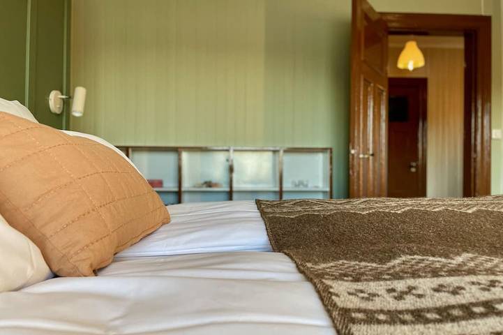 Ganze Wohnung, In the middle of Lofoten! Unique and spacious dockside apartment. in Stamsund, Vestvågøy