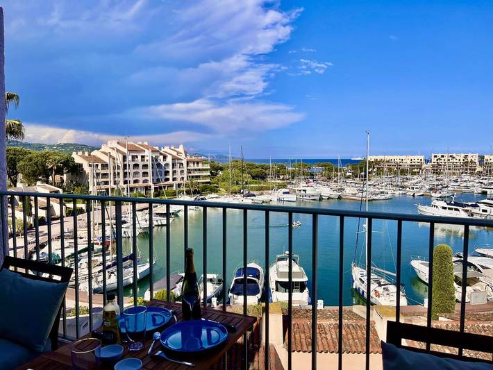 Location de vacances pour 4 personnes, avec piscine dans Port Cogolin