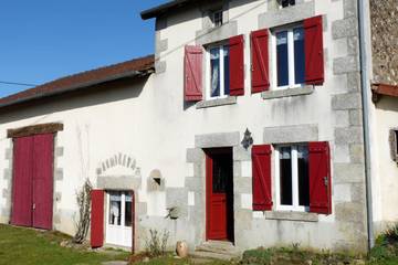 Gîte pour 7 personnes, avec terrasse et jardin à Le Châtenet-en-Dognon