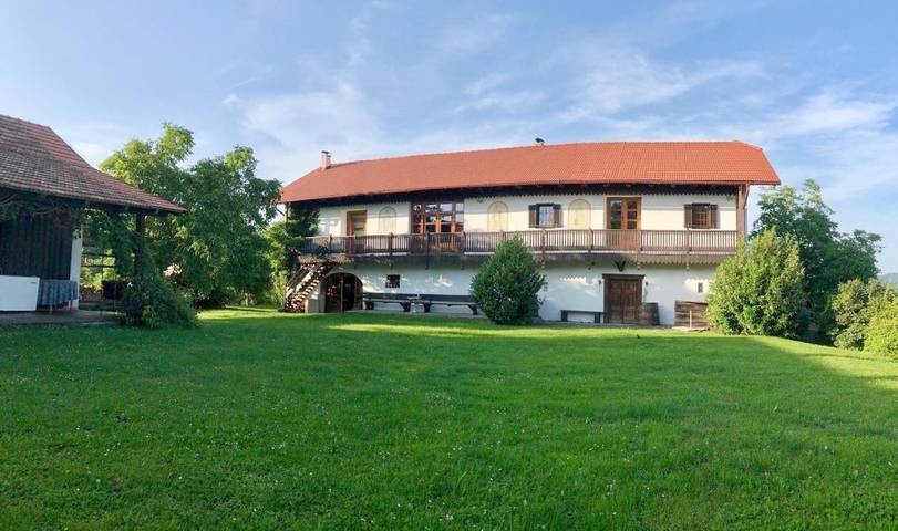 Dom dla 25 osób, z Balkon i Taras oraz Ogród i Sauna w Maribor