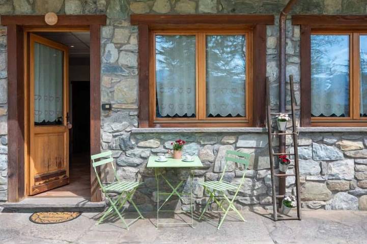 Hütte für 4 Personen, mit Garten im Aostatal