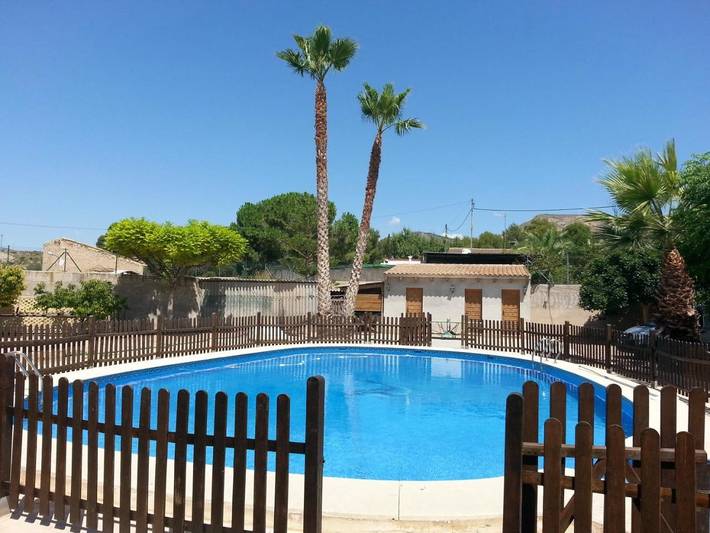 Location de vacances pour 12 personnes, avec Terrasse et Jardin ainsi que Bassin pour enfant et Piscine à la Romana