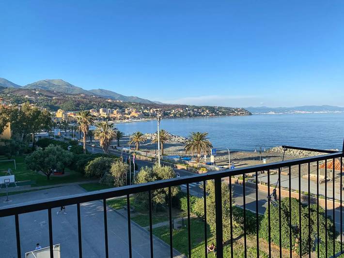 Appartamento per 4 persone, con terrazza a Cogoleto