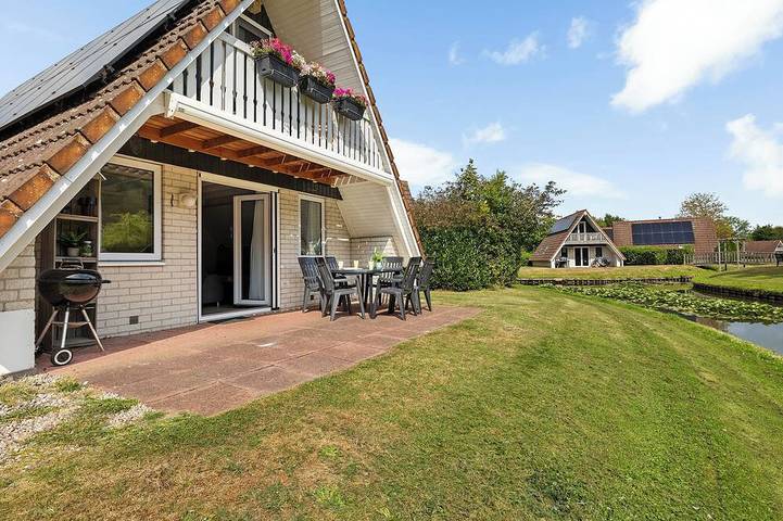 Ferienhaus für 6 Personen, mit Pool und Balkon sowie Garten, mit Haustier