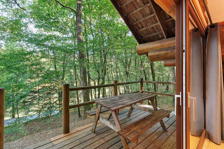 Blockhütte mit Seeblick – Naturausflug, Terrasse, Kanu und Aktivitäten in Angoisse, Périgord Vert