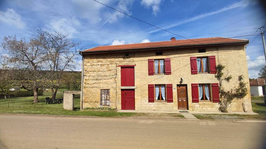 Gîte pour 4 personnes, avec jardin à Malandry